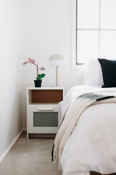 Stylish Family Bliss & Spa Heaven - The Gleam Dubbo Exteriör bild
